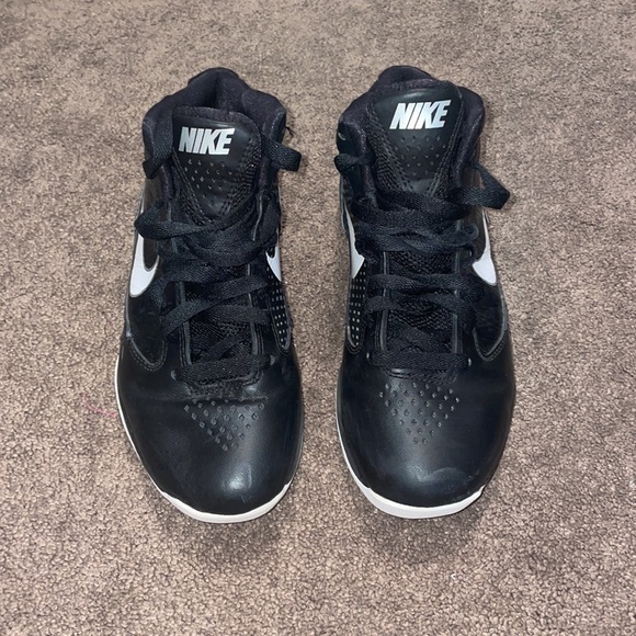 Nike Flywire Airmax Sport/Basketball Shoes - Picture 2 of 7